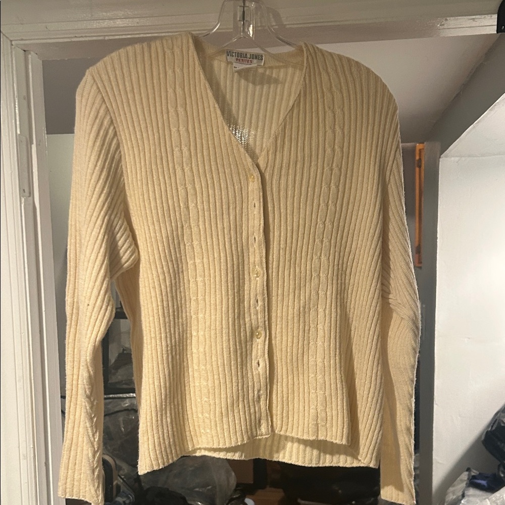 Victoria Jones Woman Cream Ribbed Cardigan